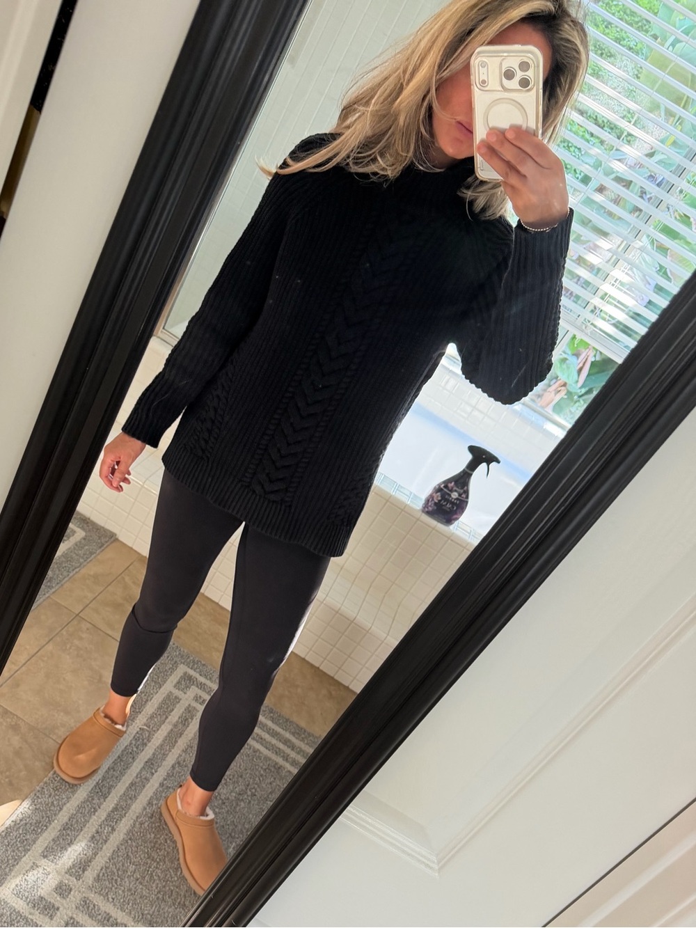 Lululemon Chunky Cable Knit Mockneck Sweater - Black. Size 6